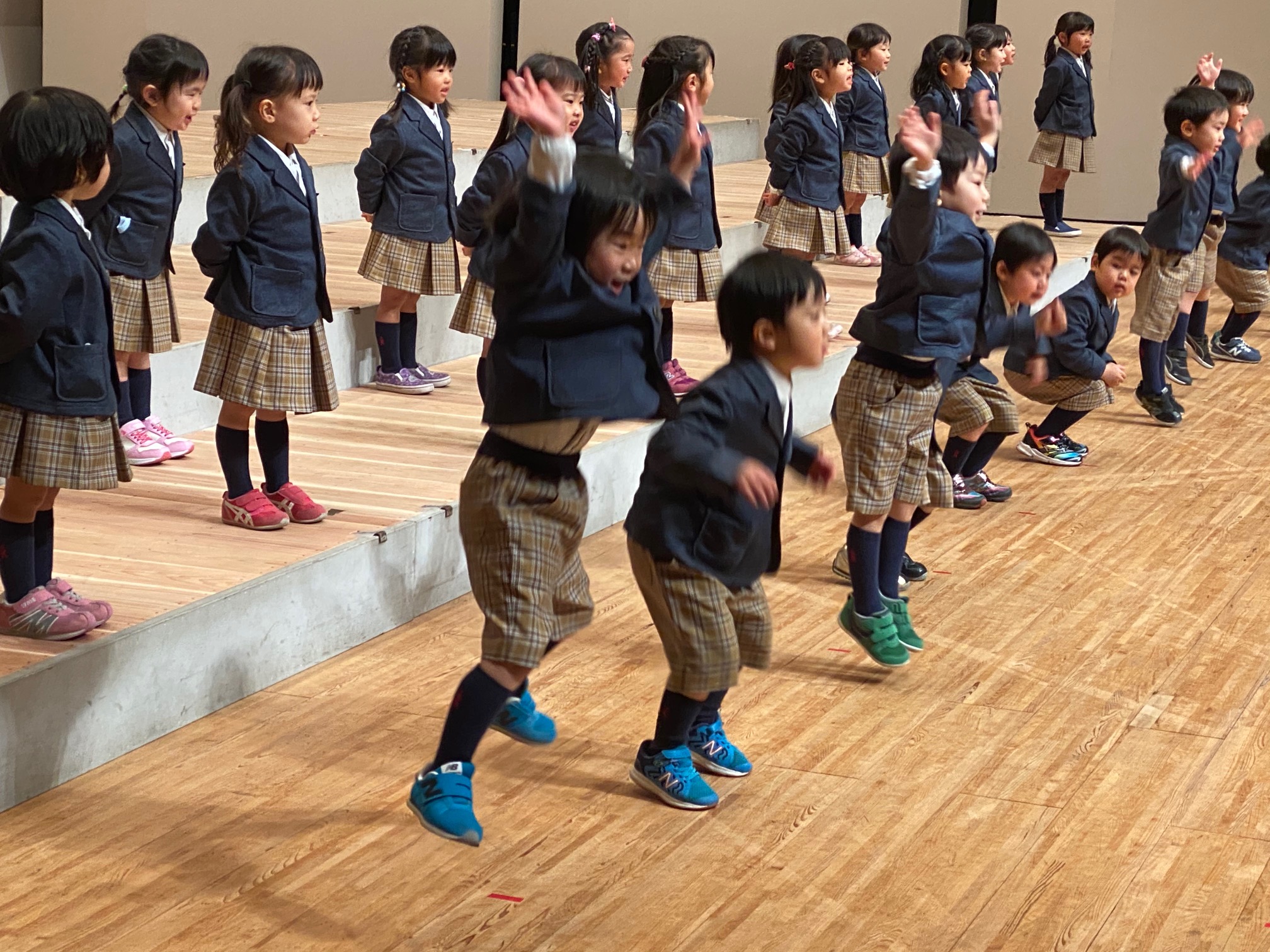 朝霞幼稚園 南武学園制服リュック一式 - キッズ用品